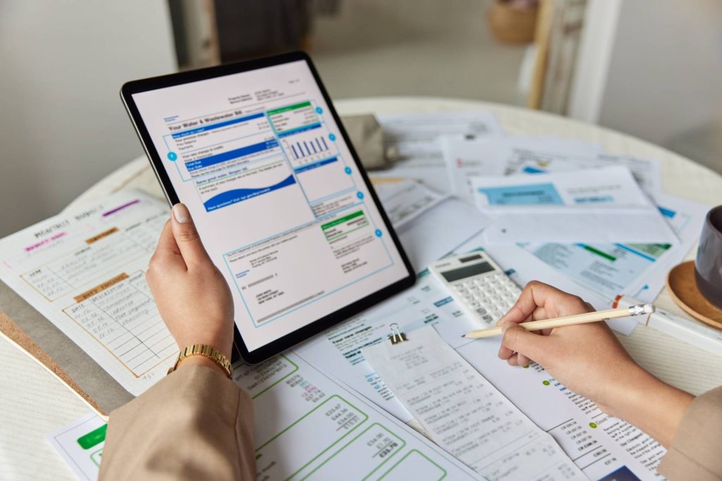 Przewodnik po OCR faktur: Jak zautomatyzować przetwarzanie faktur?