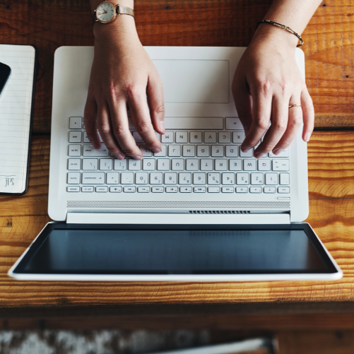 Automatyzacja transkrypcji i podsumowań spotkań